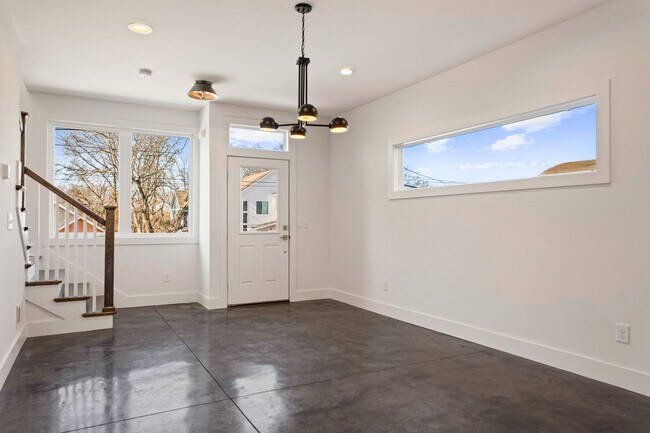 Building Photo - 2302 14th Ave N