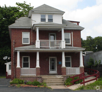 Building Photo - 1165 Meriden-Waterbury Turnpike