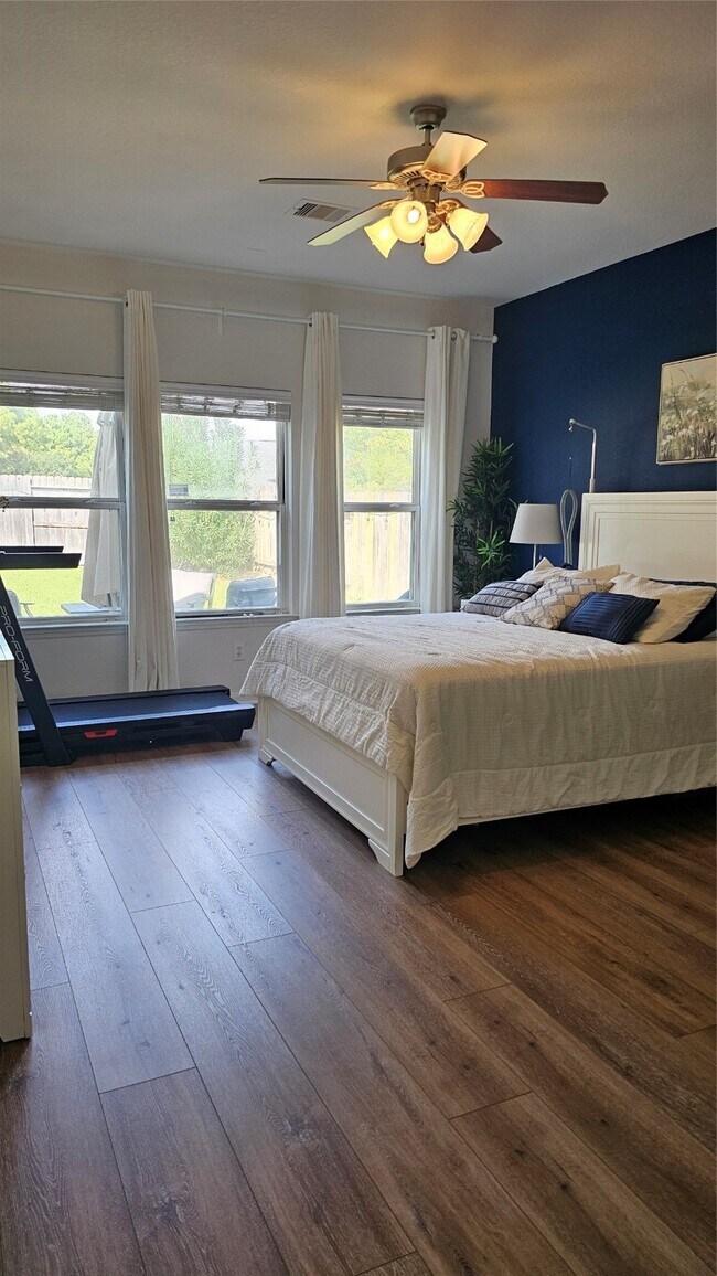 Foto del edificio - 9407 Herons Grove Ln