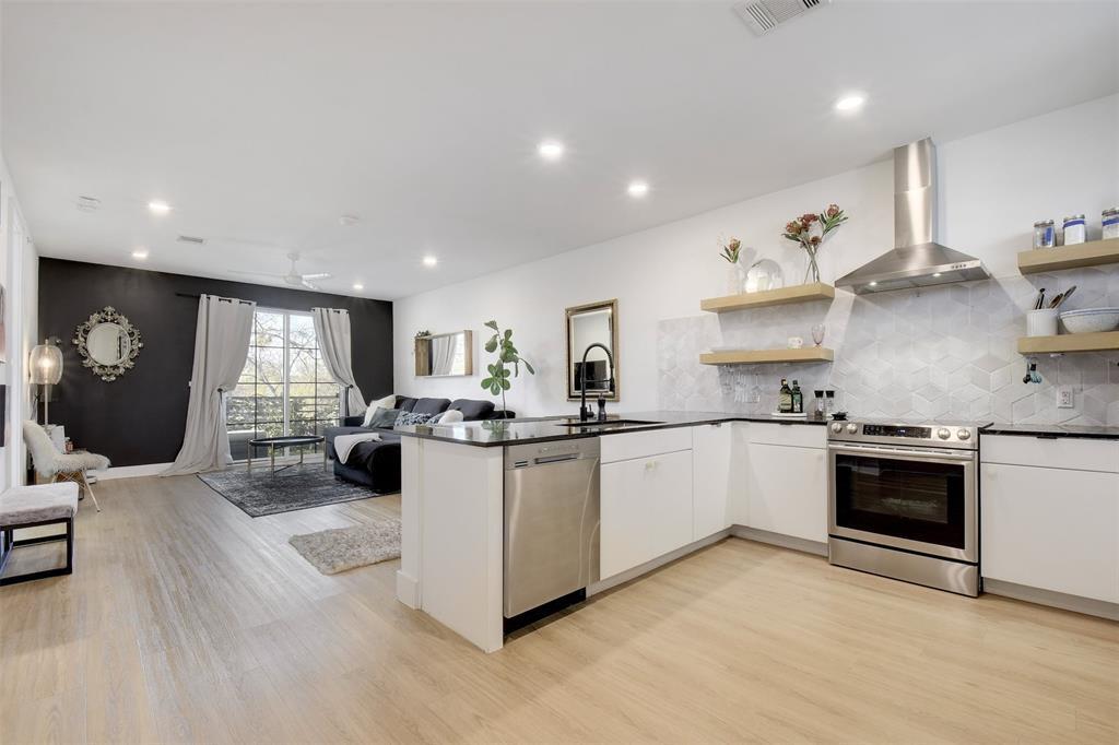 Foto principal - 2709 E 5th St.