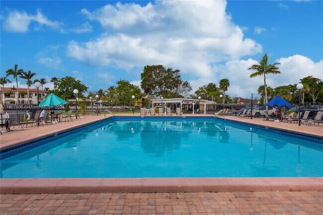 Foto del edificio - 851 Three Islands Boulevard