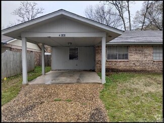 Building Photo - 8303 W Woodview Dr
