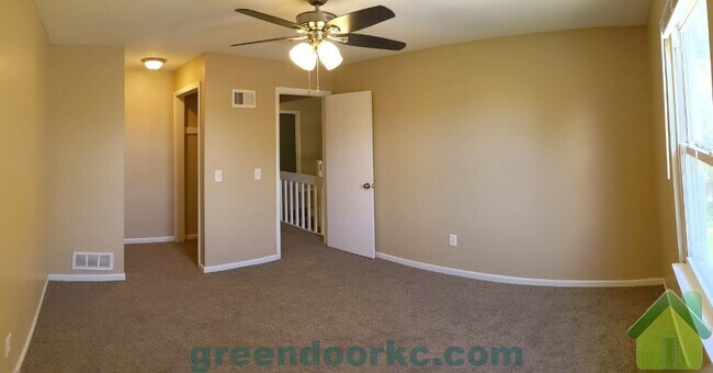 Building Photo - 633 S Penrose Ln