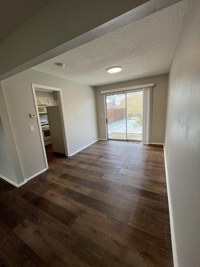 Foto del edificio - 31905 Jefferson Ave
