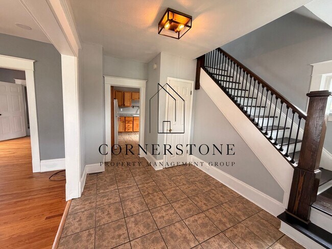 Foto del edificio - 4 Bedroom 2 Bathroom Home with Great Back Deck! $1300