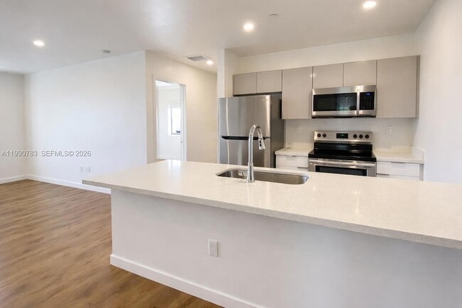 Foto del edificio - 1950 Fletcher St