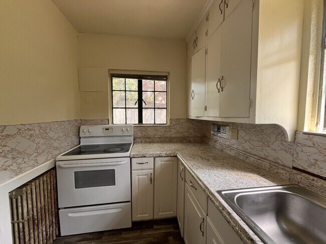 Foto del edificio - 3-bedroom, 2-bath student house
