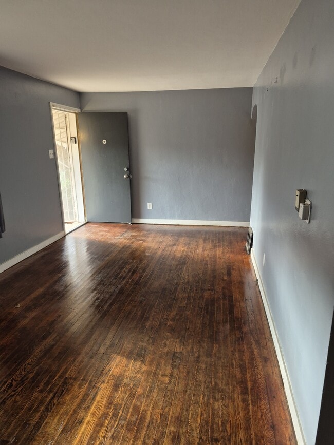 Photo - 8835 Murvale Dr House