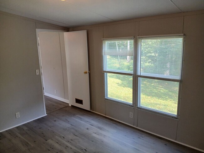 Foto del edificio - Trailer Park Lot Available