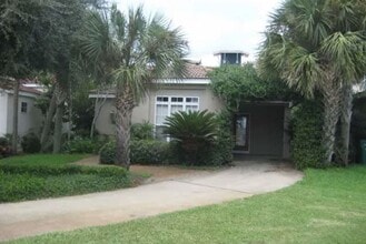 Building Photo - 106 Mantero Way