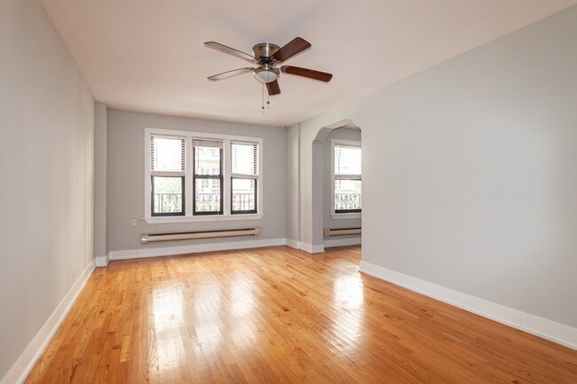 Foto del edificio - 435 W Roscoe St