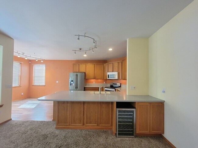Building Photo - Beautiful SPACIOUS Home in Pasco