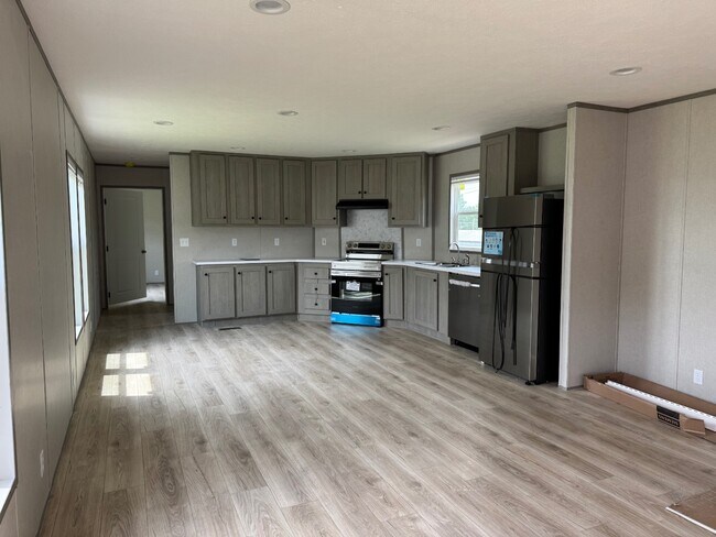Building Photo - 571 Jessica Way
