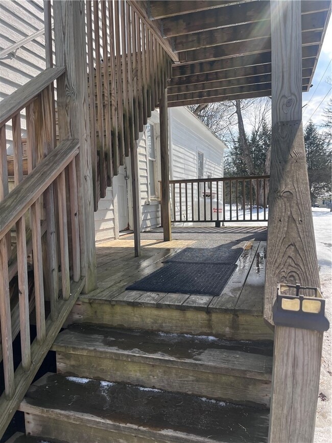 Foto del edificio - 114 E Main St