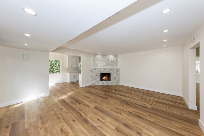 Building Photo - 23105 Dolorosa St