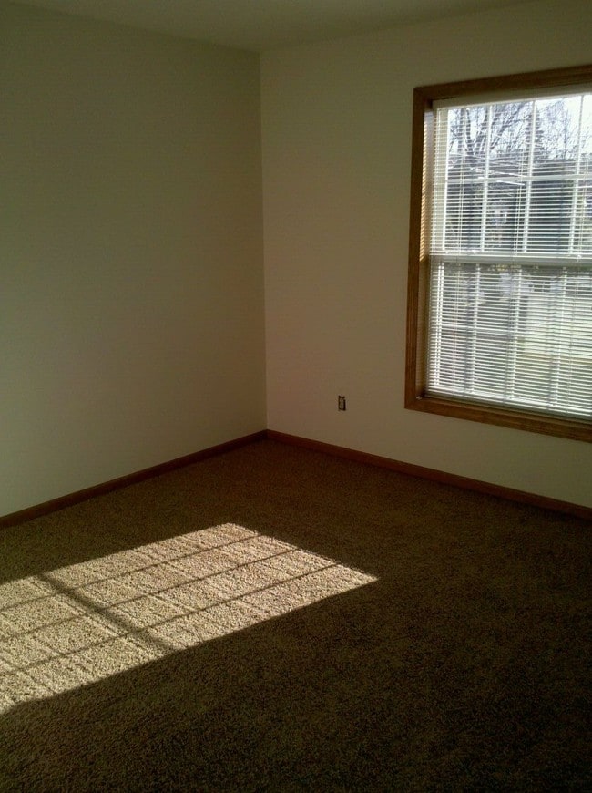 Building Photo - 2216 Curry Rd