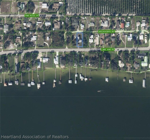 Foto del edificio - 685 Lake June Rd