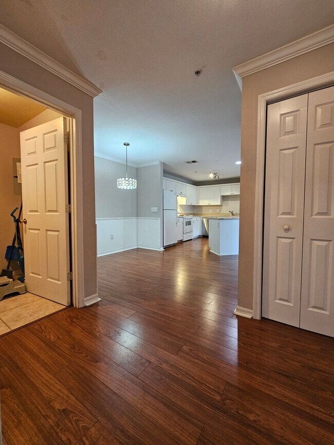 Foto del edificio - A small, gated community close to UNF, St....