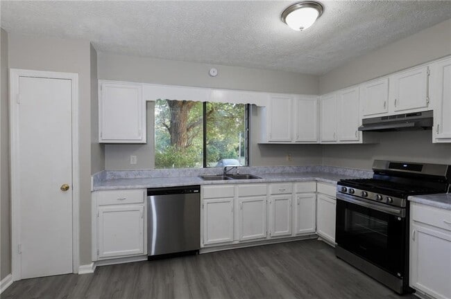 Building Photo - 3069 Caliente Ln