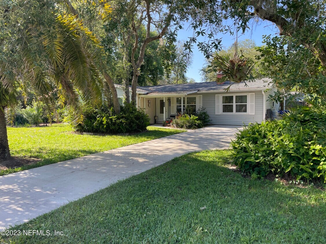 Primary Photo - 425 Gerona Rd