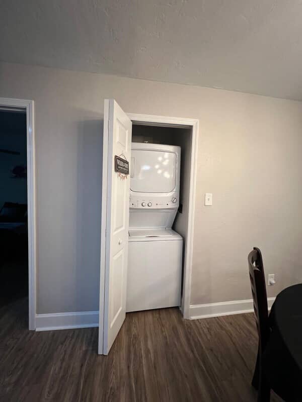 Foto del edificio - 2328 Skyland Dr
