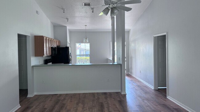 Foto del edificio - Charming 3/2 House with Updated Flooring with Room to Park a Boat to Trailer in Saint Cloud