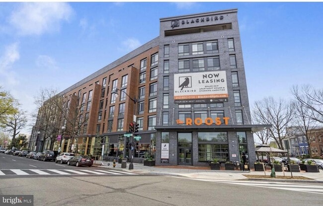 Building Photo - 1211 G St SE