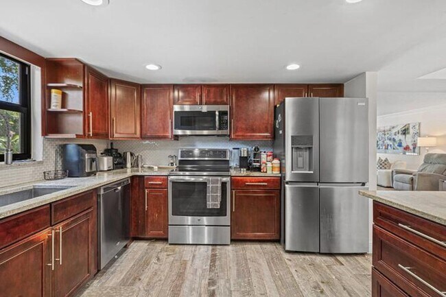 Foto del edificio - 277 N Ocean Blvd