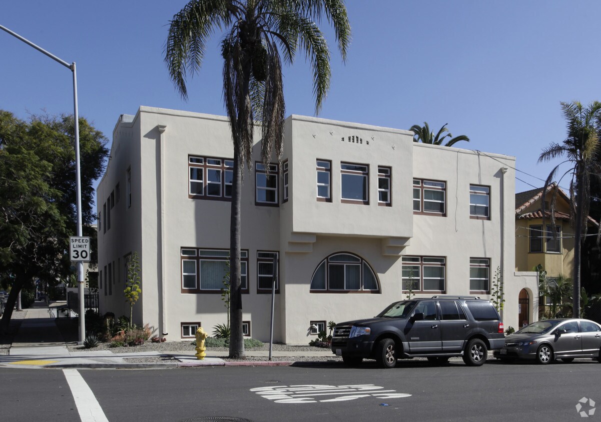 Foto del edificio - Banker's Hill Apartments