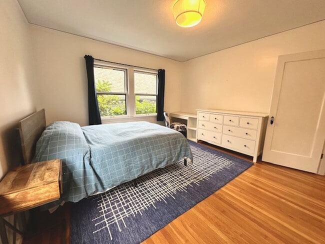 Photo - Private room for rent in Laurlhurst House