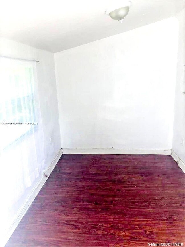 Foto del edificio - 5647 NW 5th Ct