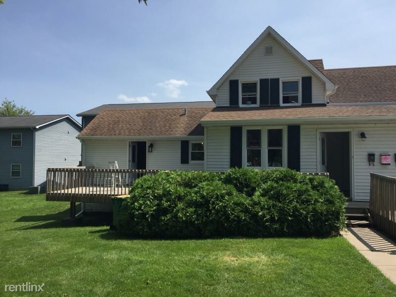 Primary Photo - 3 br, 2 bath Apartment - 424 N Main St Apt 3