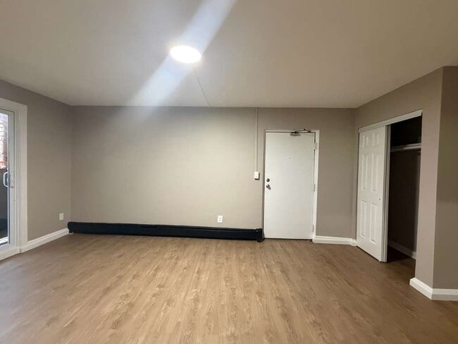Building Photo - 473 Park Ave