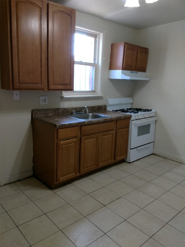 Primary Photo - 4655 Mulberry St