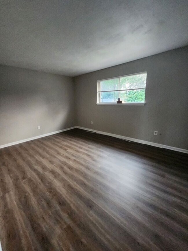 Foto del edificio - 828 Spencer Ct