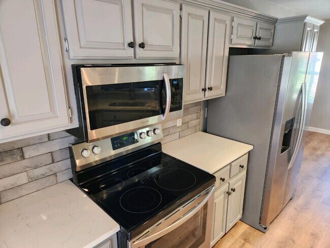 Building Photo - 3645 Burwick Pl