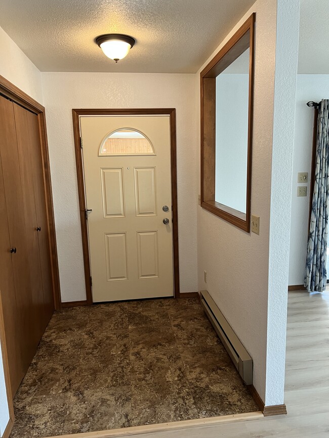 Building Photo - 1515 Wicks Ln