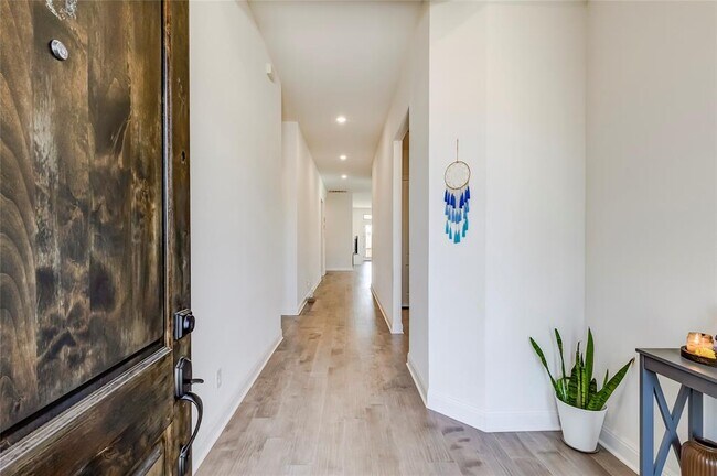 Foto del edificio - 2824 Stone Branch Dr