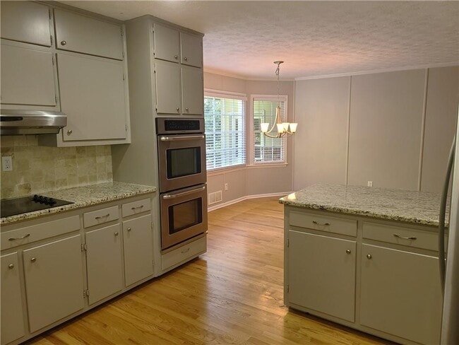 Foto del edificio - 2520 Riverglenn Cir