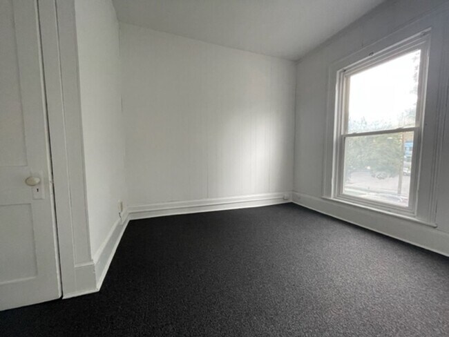 Foto del edificio - 114 S Geneva St