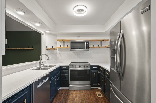 Building Photo - 508 Riverview Dr