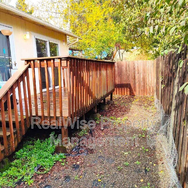 Foto del edificio - 1415 Bebeau Ln