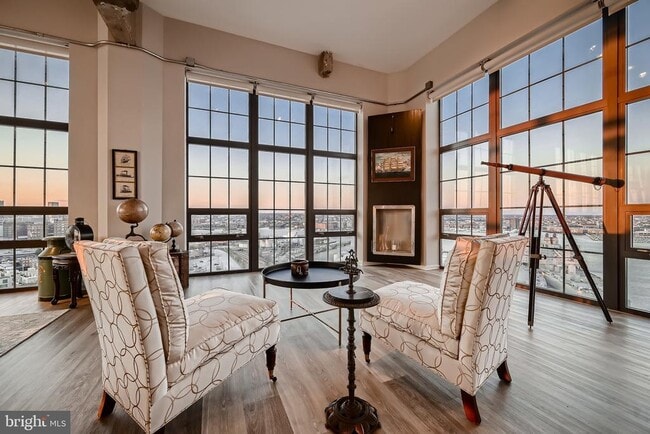 Building Photo - 1200 Steuart St