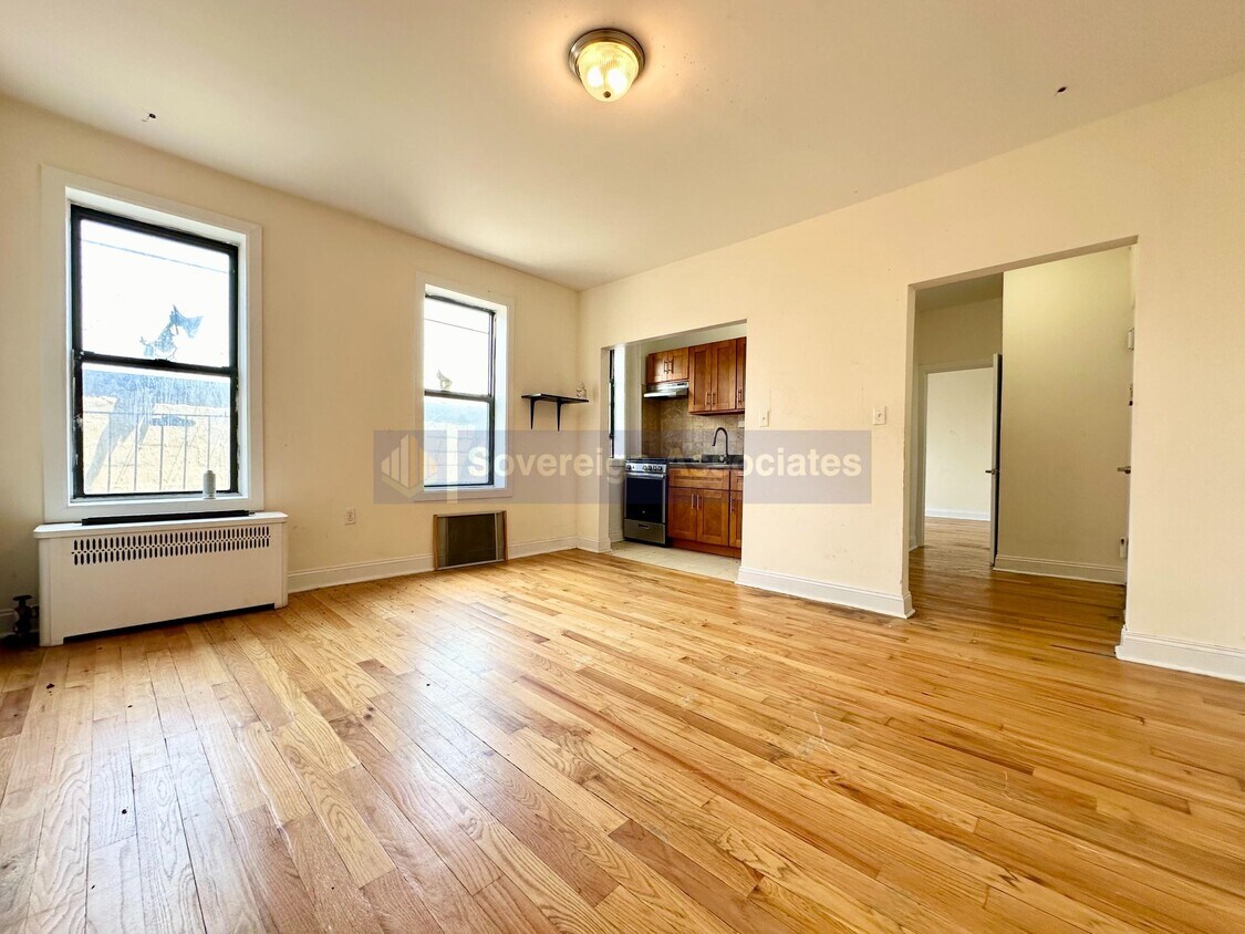 Primary Photo - 679 Waring Avenue