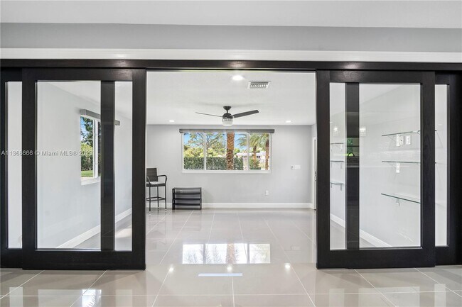 Foto del edificio - 5488 Fearnley Rd