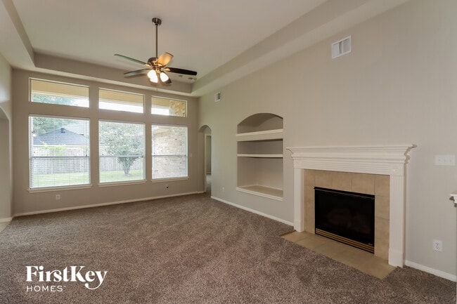 Foto del edificio - 3211 Oak Park Ln