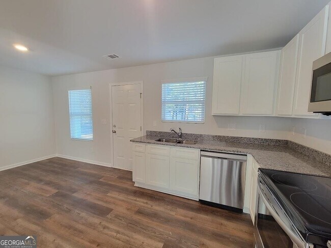 Building Photo - 1814 Carrington Dr