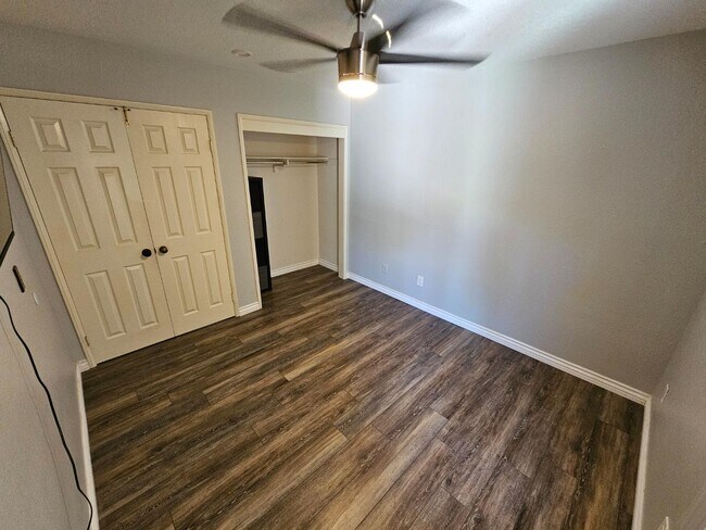 Foto del edificio - 1704 Horseshoe Ct