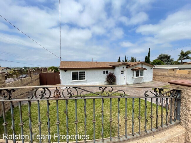 Building Photo - 3 br, 2.5 bath House - 1340 Tobias Dr
