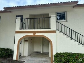 Building Photo - 301 Olivewood Pl